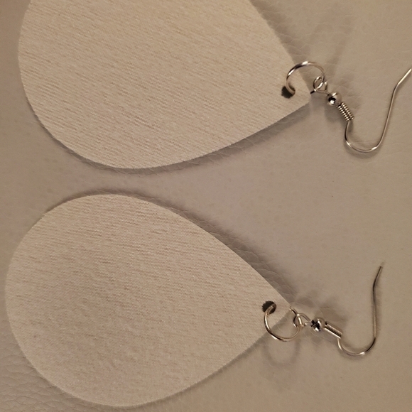 Handmade faux leather banana foodie earrings - Picture 4 of 4